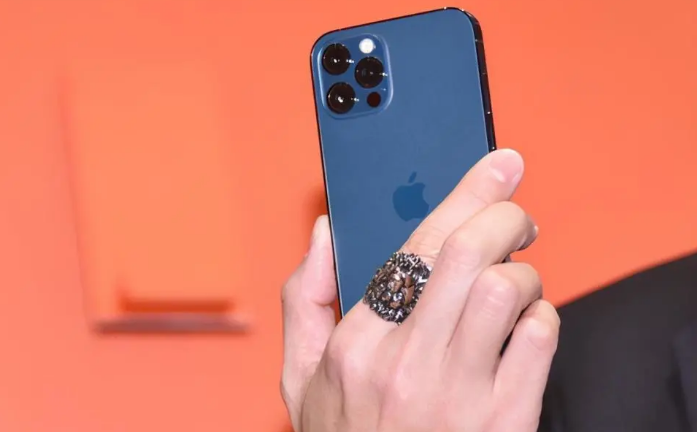 佛坪苹果手机维修分享iPhone12系列重启方法教程 